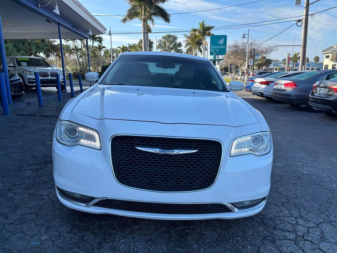 Chrysler 300 - Thumbnail 9