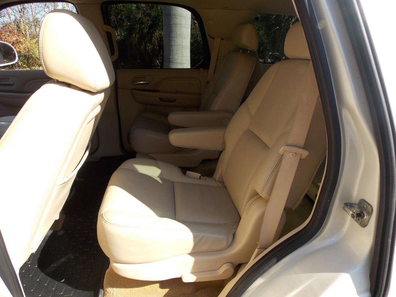 Cadillac Escalade2Wd 4Dr - Thumbnail 19