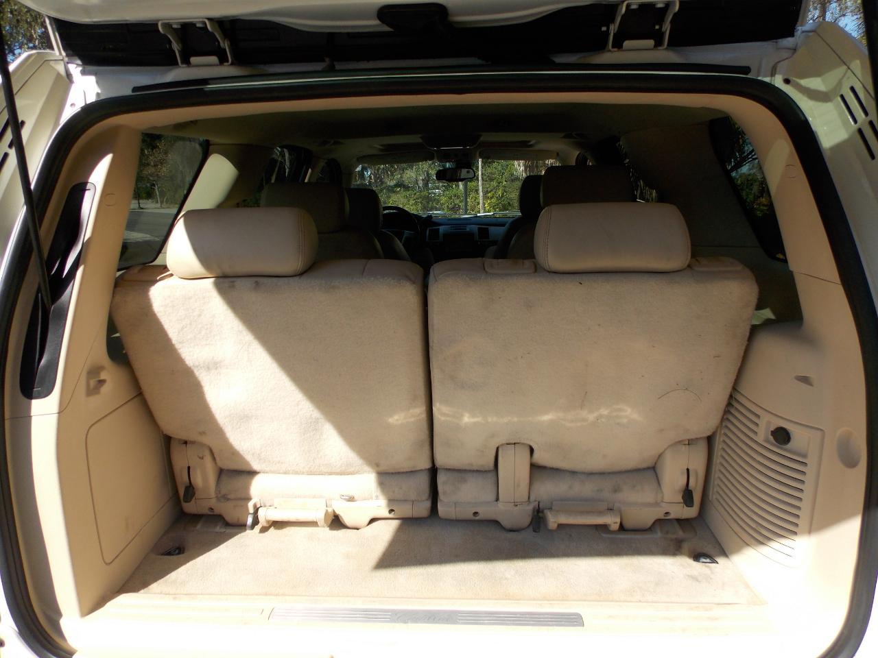 Cadillac Escalade2Wd 4Dr - Thumbnail 17