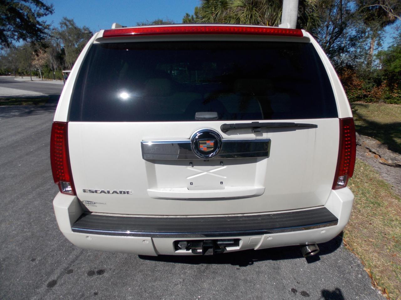 Cadillac Escalade2Wd 4Dr - Thumbnail 12