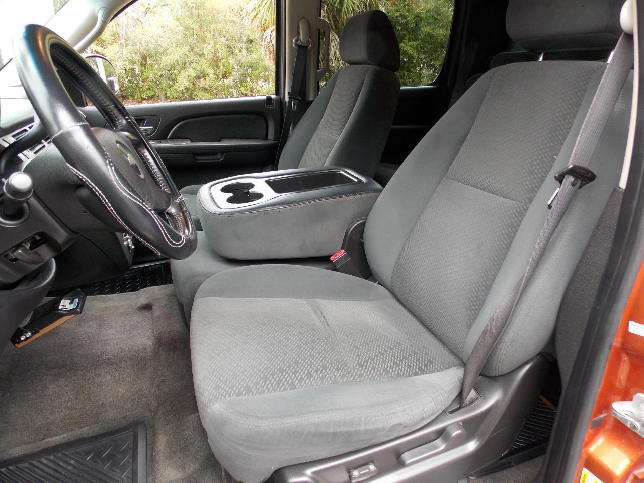 Chevrolet Avalanche2Wd Crew Cab - Thumbnail 3