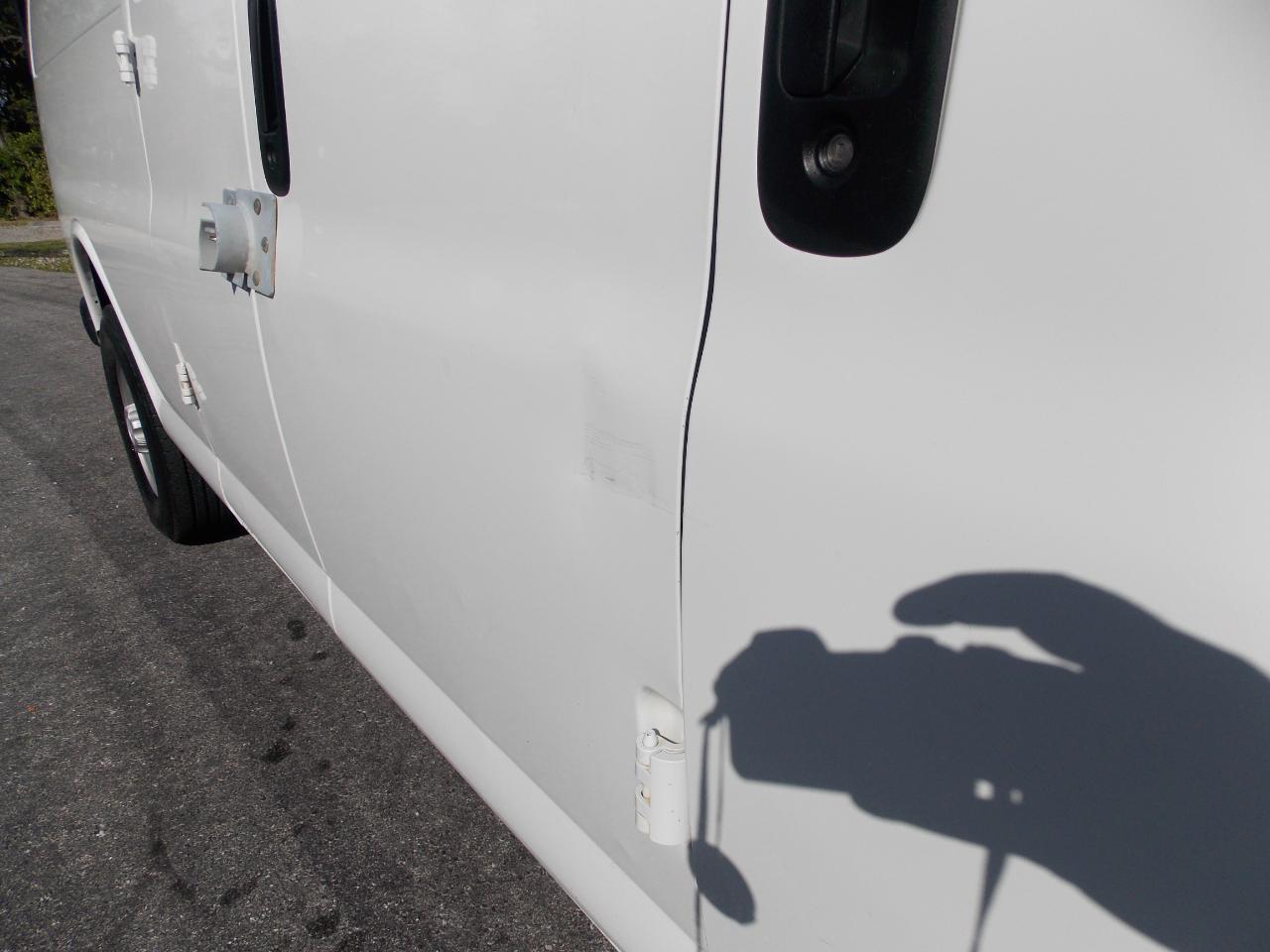 Chevrolet Express Cargo Vanrwd 2500 155" - Thumbnail 2