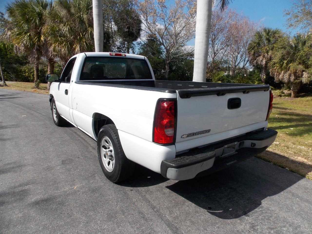 Chevrolet Silverado 1500Reg Cab 133.0" Wb Work Truck - Thumbnail 8