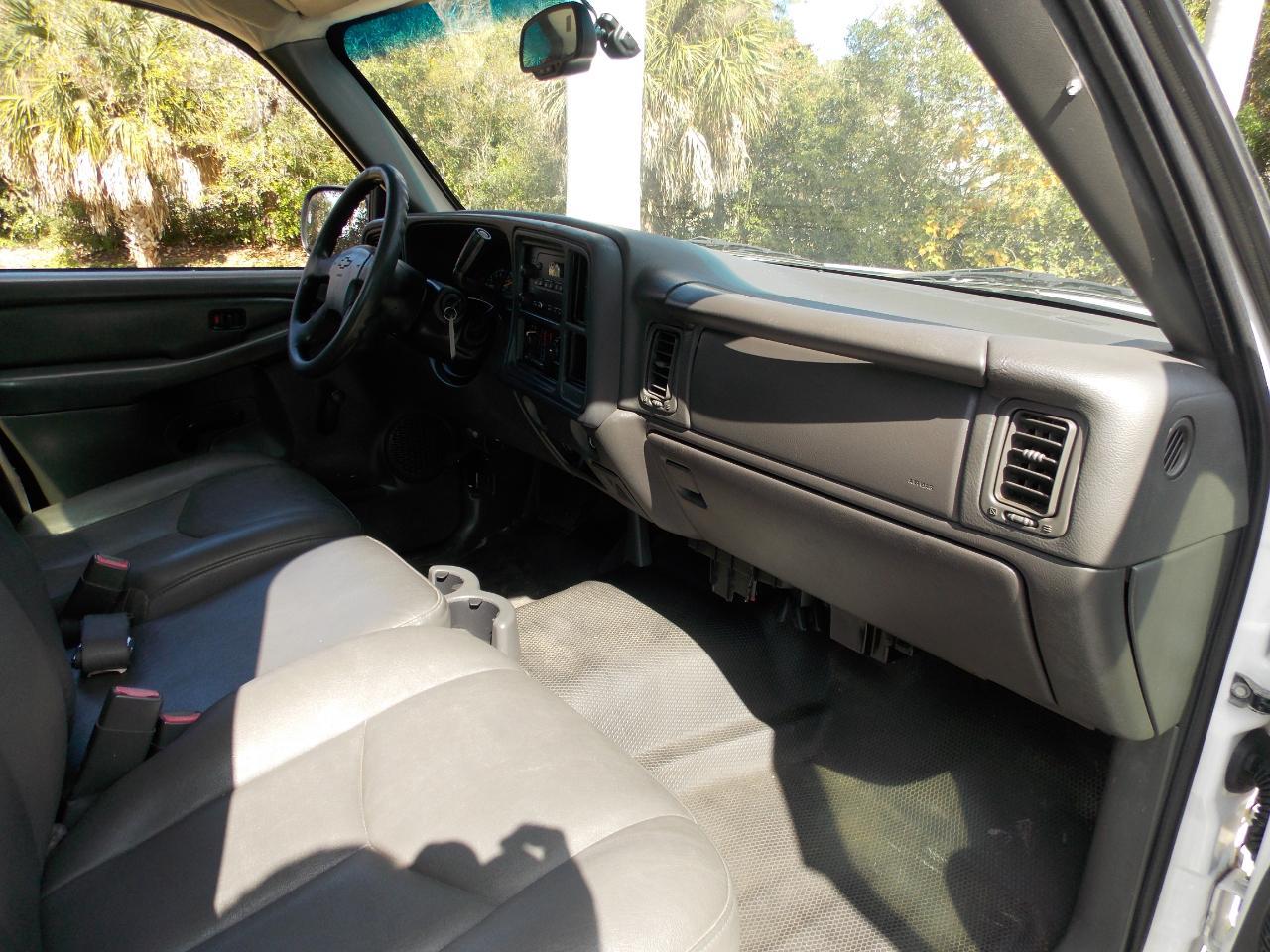 Chevrolet Silverado 1500Reg Cab 133.0" Wb Work Truck - Thumbnail 9