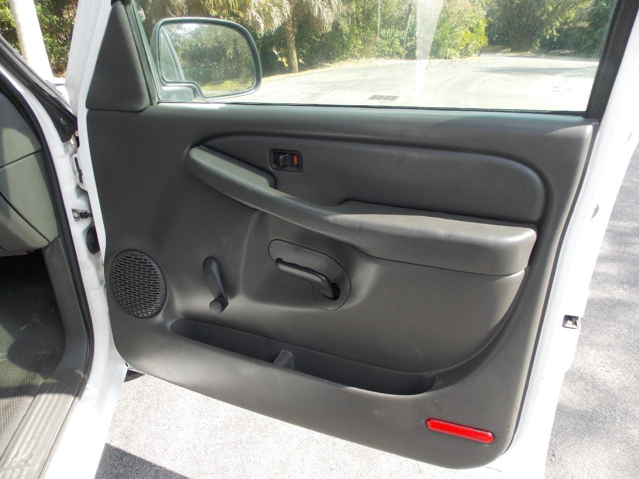 Chevrolet Silverado 1500Reg Cab 133.0" Wb Work Truck - Thumbnail 17