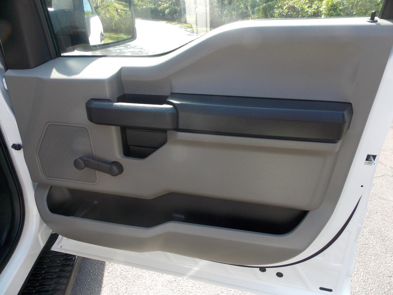 Ford F-150Xl 2Wd Reg Cab 8' Box - Thumbnail 2