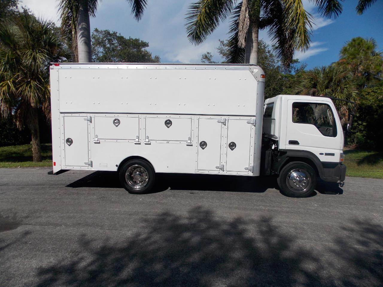 Ford Low Cab Forwardreg Cab 16,000Lb Gvwr - View 1