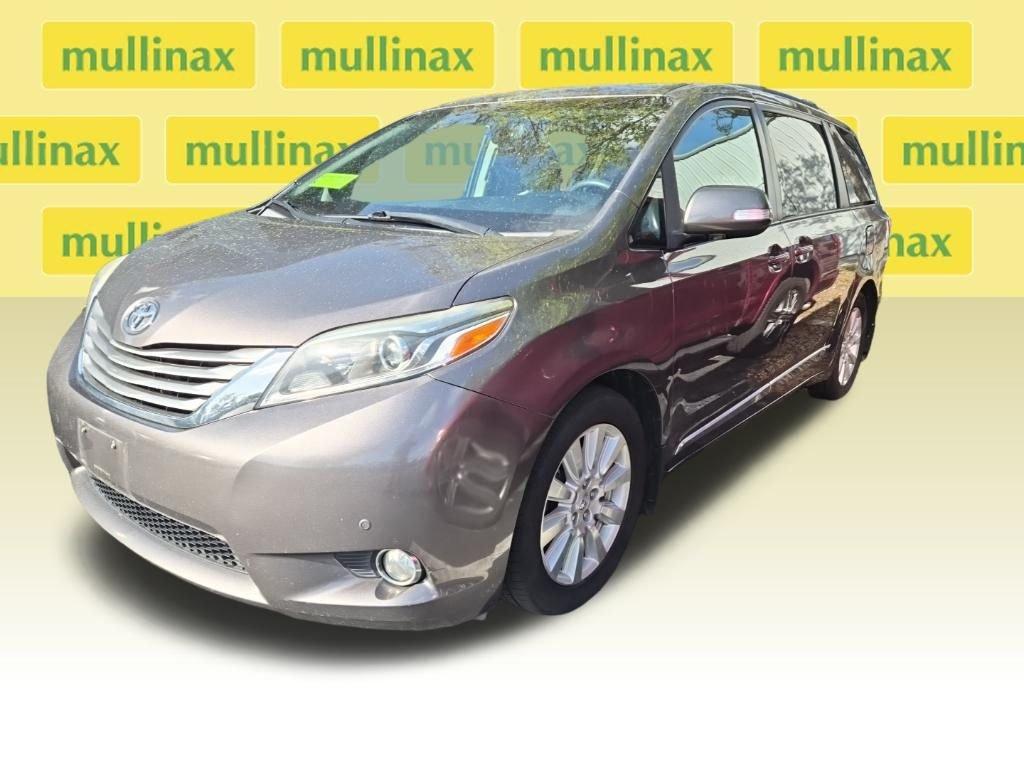 Toyota Sienna L - Thumbnail 3