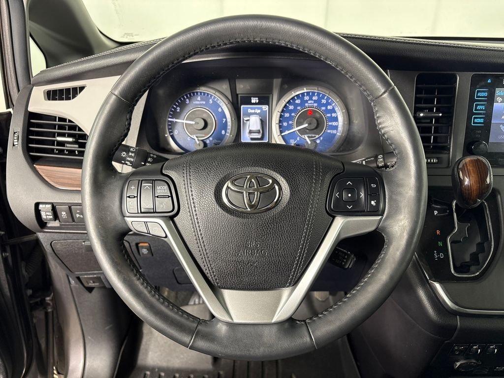 Toyota Sienna L - Thumbnail 18