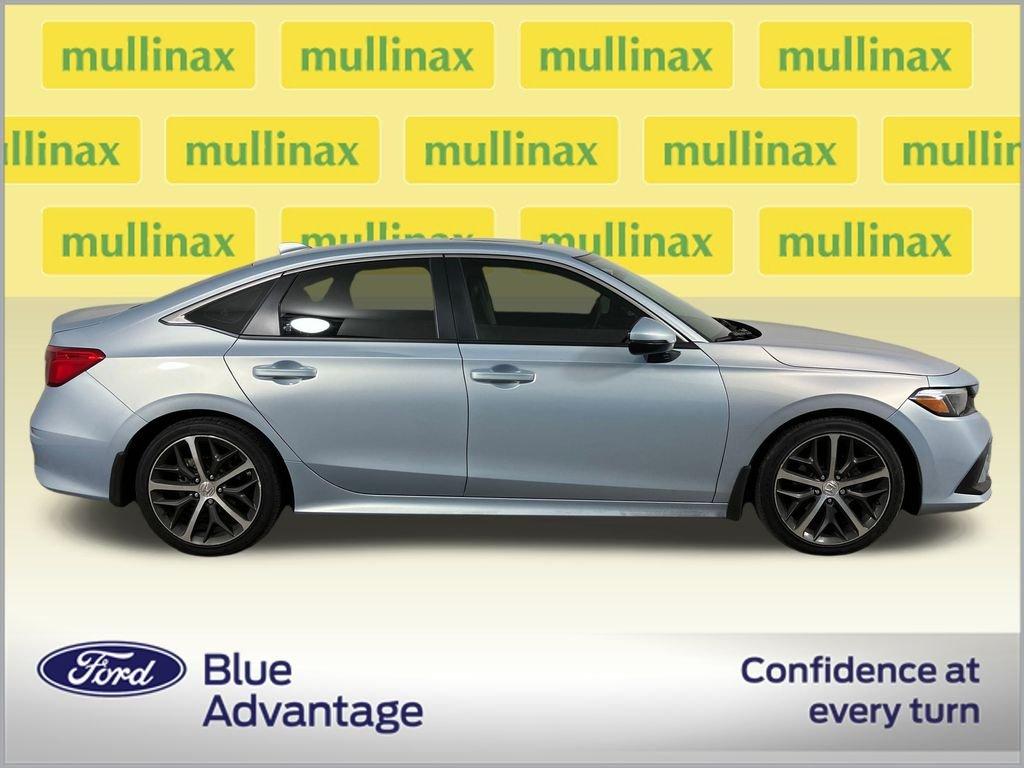 Honda Civic Touring - Thumbnail 3