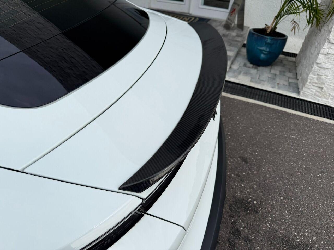 Porsche Taycan - Thumbnail 8