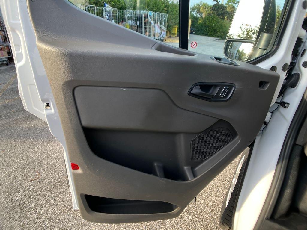 Ford Transit-250 Base - Thumbnail 16