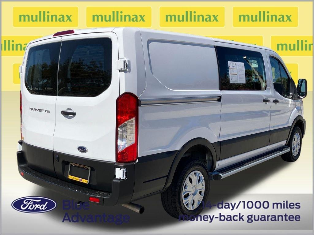 Ford Transit-250 Base - Thumbnail 5