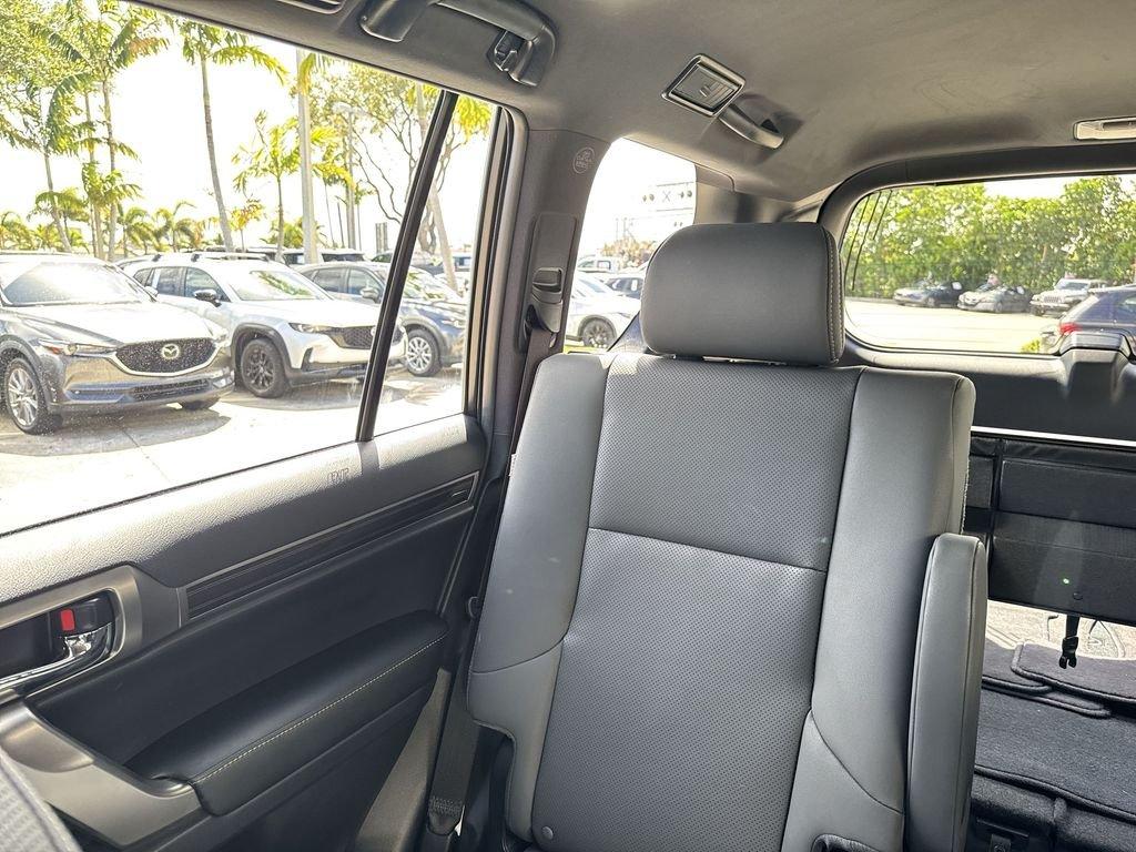 Lexus Gx 460 4Wd 4D Sport Utility - Thumbnail 19