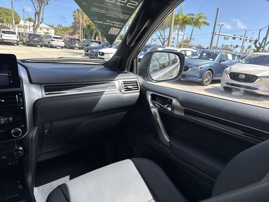 Lexus Gx 460 4Wd 4D Sport Utility - Thumbnail 17