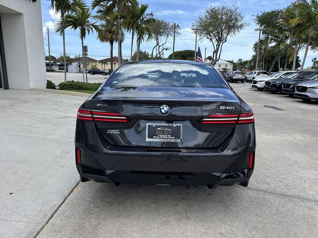 Bmw 5 Series 540I Xdrive Awd 4D Sedan - Thumbnail 4