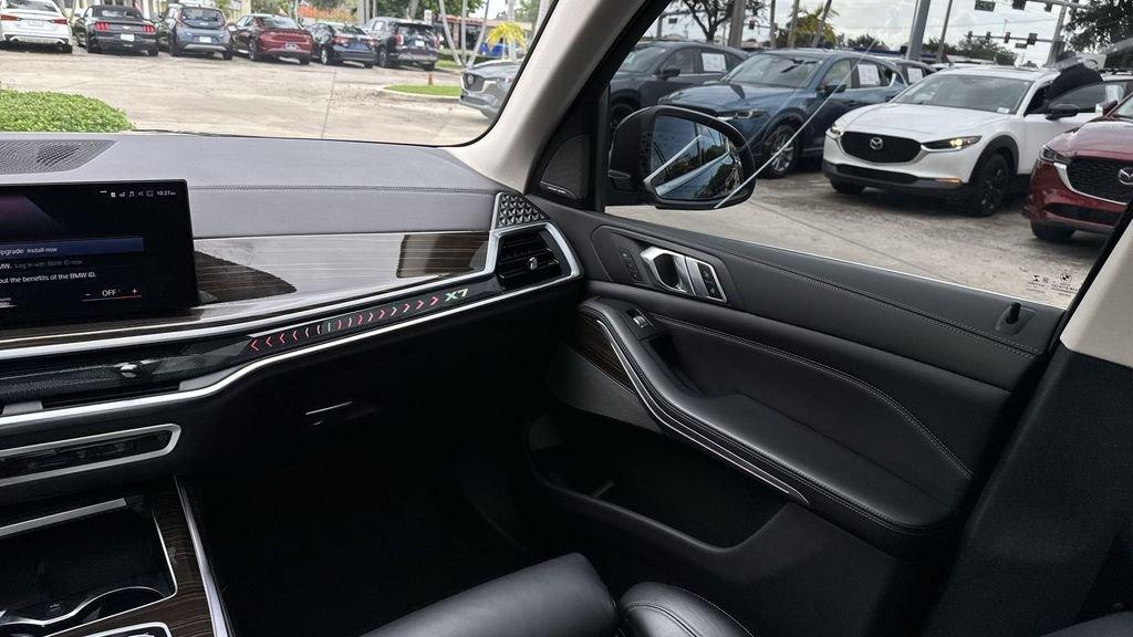 Bmw X7 Xdrive40I Awd 4D Sport Utility - Thumbnail 16