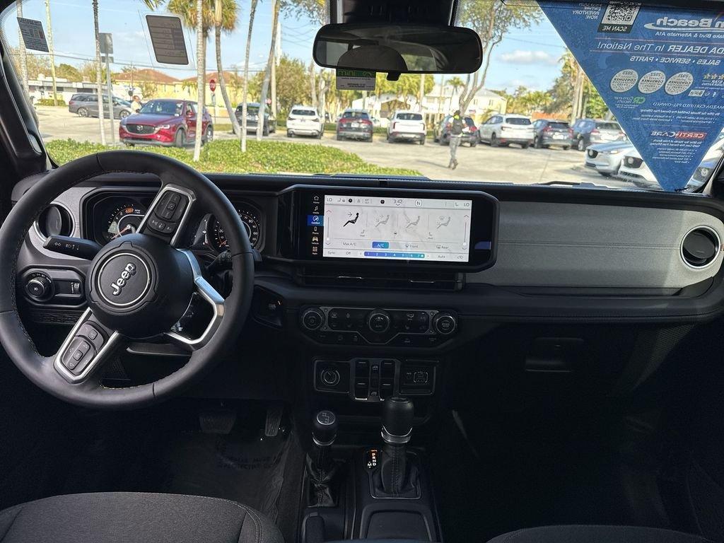 Jeep Wrangler Sahara 4Wd 4D Sport Utility - Thumbnail 16