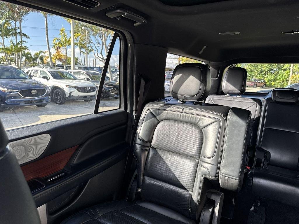 Lincoln Navigator L L Reserve 4Wd 4D Sport Utility - Thumbnail 19