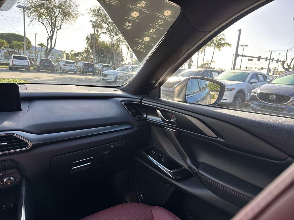 Mazda Cx-9 Carbon Edition Awd 4D Sport Utility - Thumbnail 17