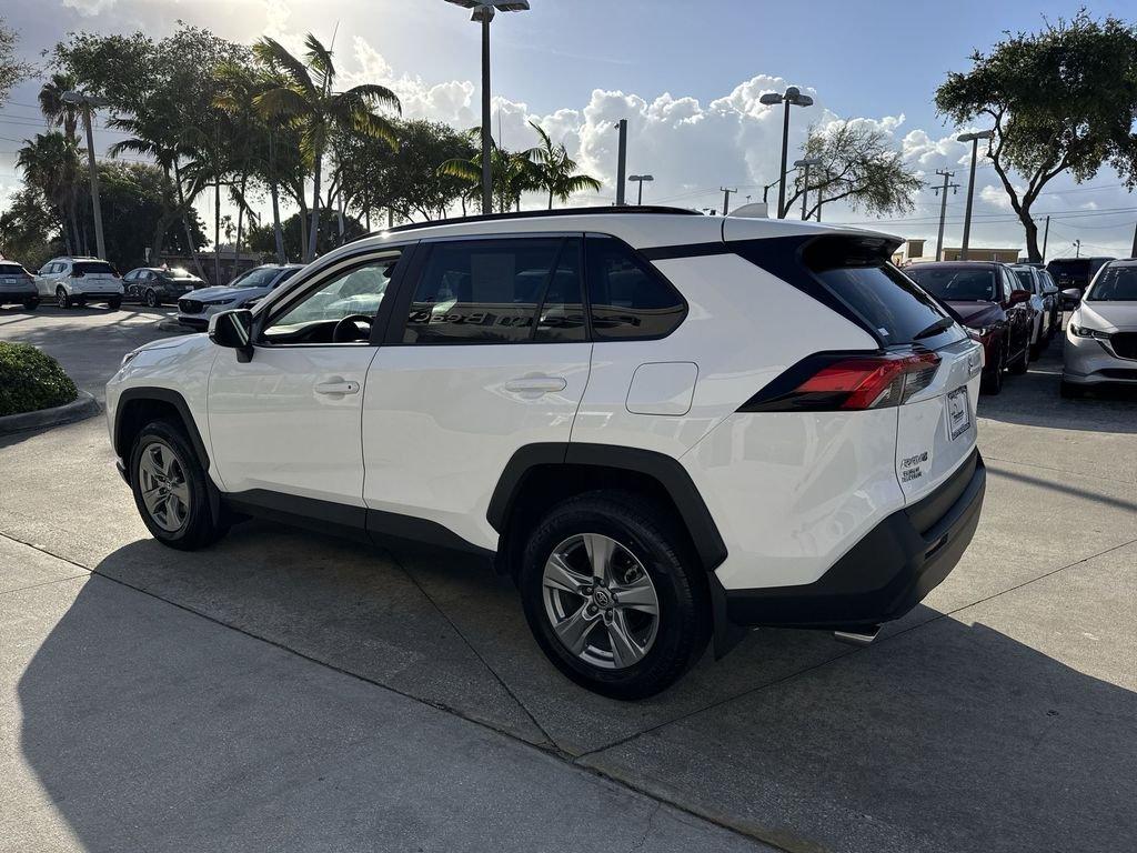 Toyota Rav4 Xle Fwd 4D Sport Utility - Thumbnail 13