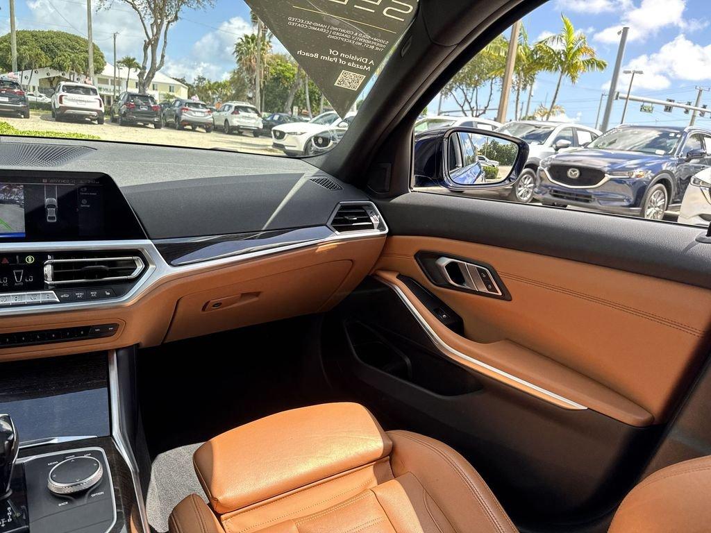 Bmw 3 Series 330I Xdrive Awd 4D Sedan - Thumbnail 17