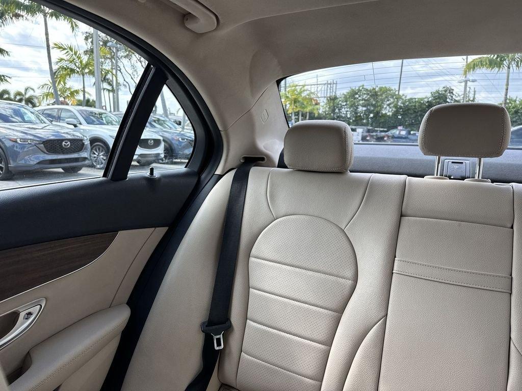 Mercedes-Benz C 300 Rwd 4D Sedan - Thumbnail 19