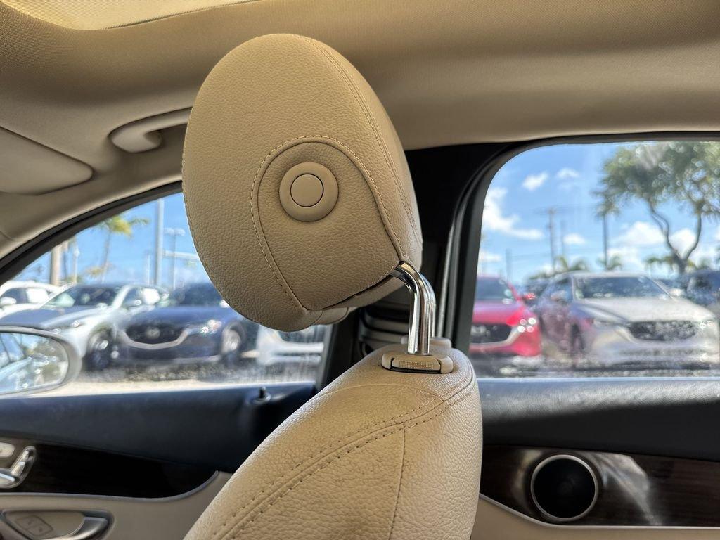 Mercedes-Benz C 300 Rwd 4D Sedan - Thumbnail 18