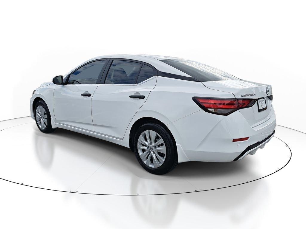 Nissan Sentra S - Thumbnail 6