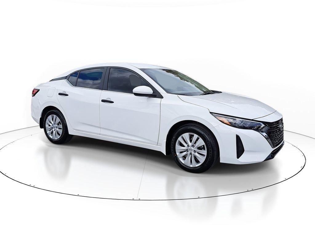 Nissan Sentra S - Thumbnail 3