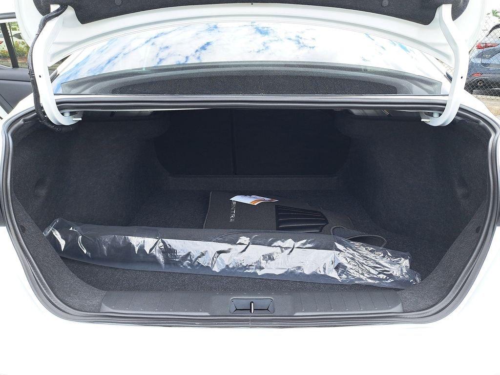 Nissan Sentra S - Thumbnail 11