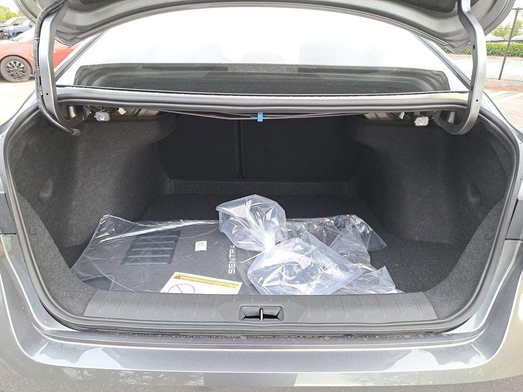 Nissan Sentra S - Thumbnail 11