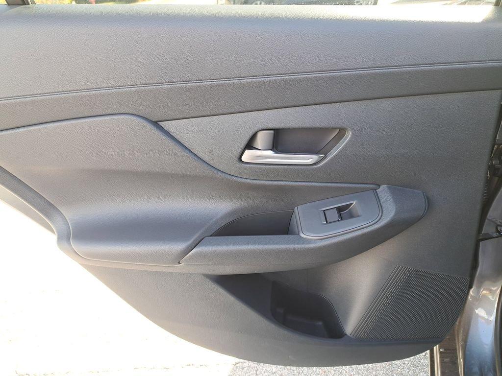 Nissan Sentra S - Thumbnail 15