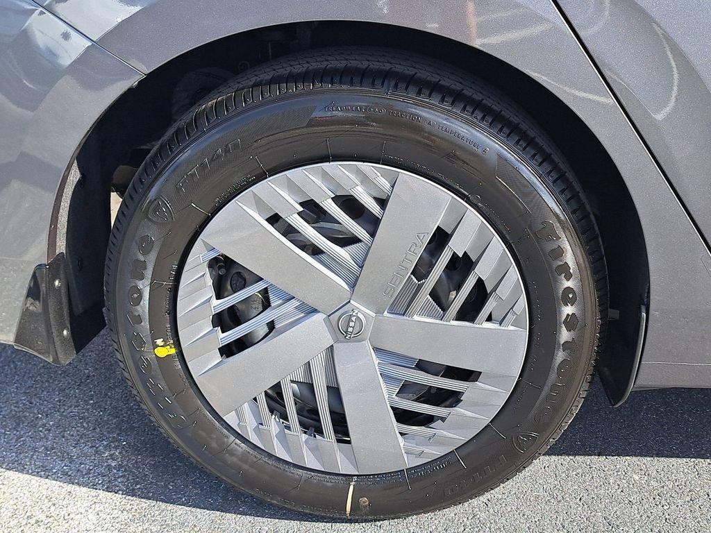 Nissan Sentra S - Thumbnail 9