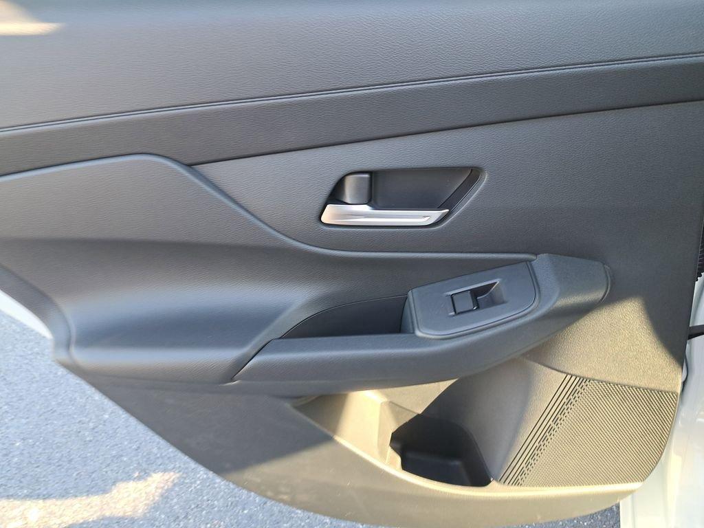 Nissan Sentra S - Thumbnail 15