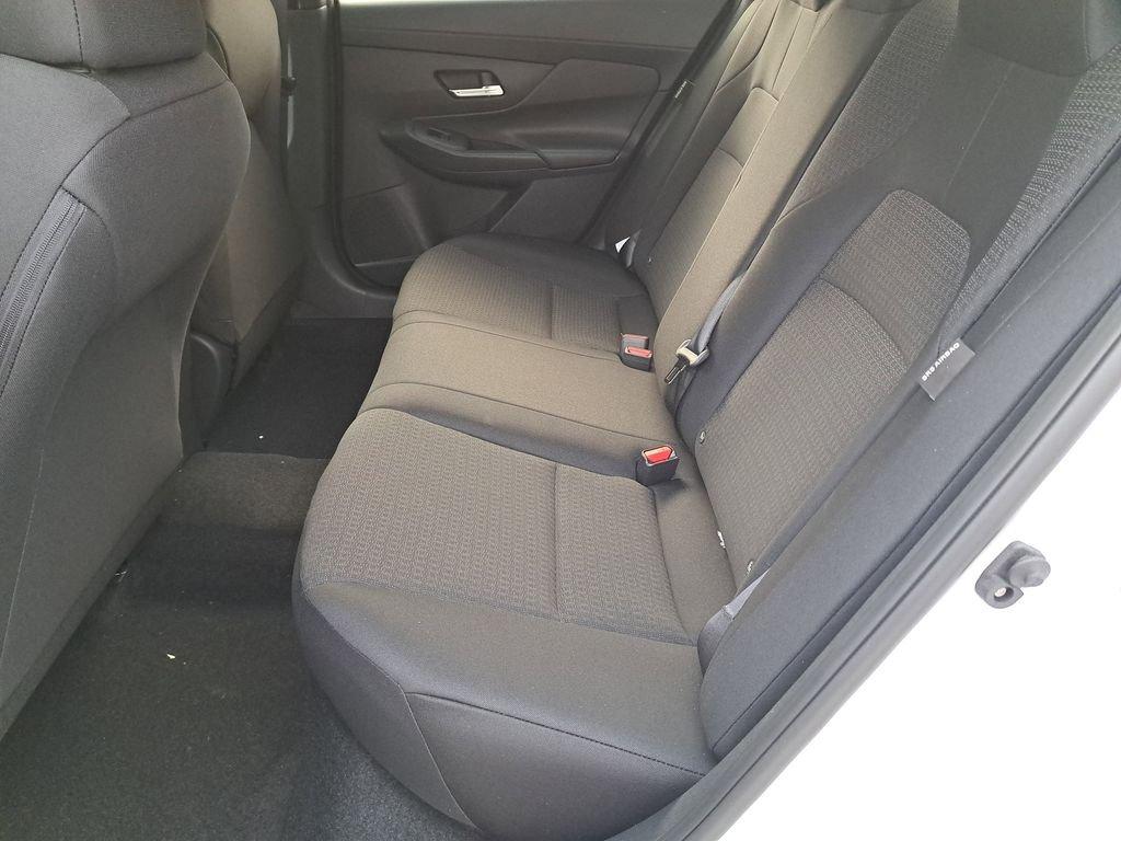 Nissan Sentra S - Thumbnail 14