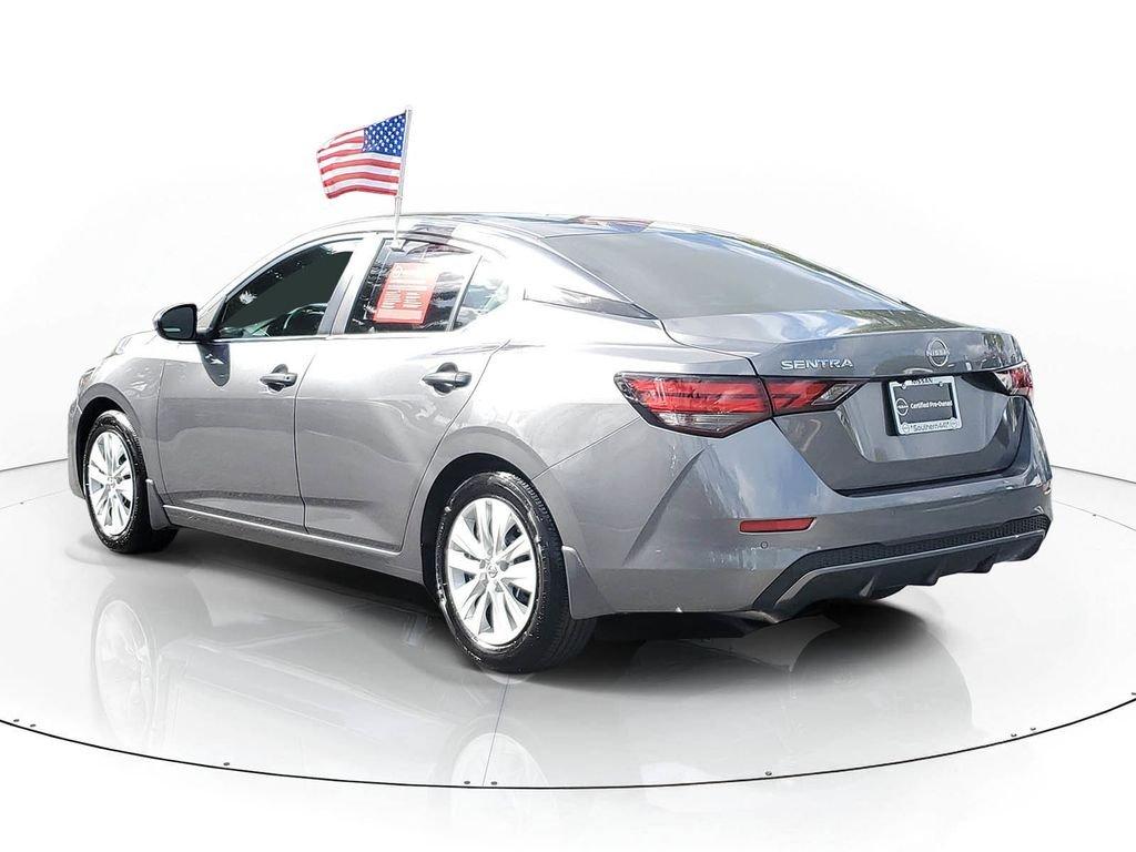 Nissan Sentra S - Thumbnail 6