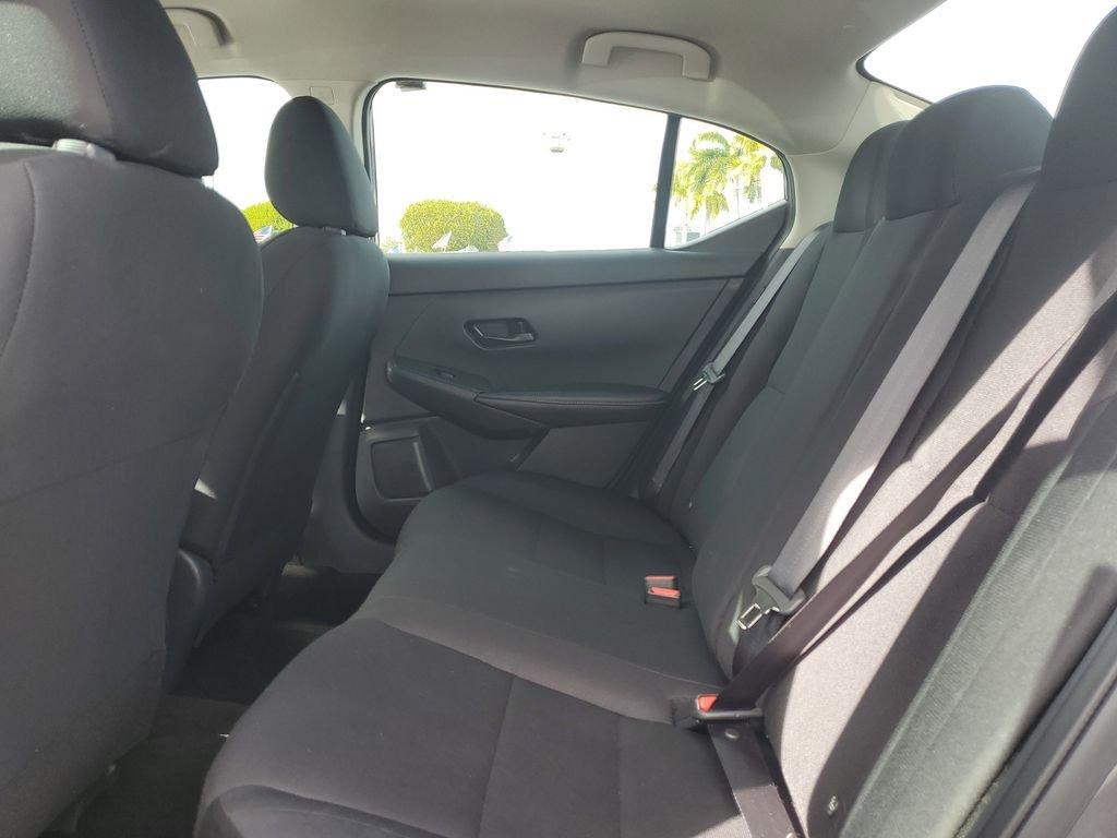 Nissan Sentra S - Thumbnail 12