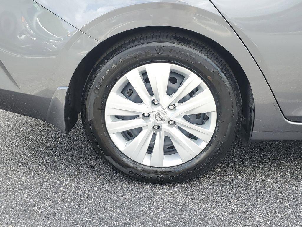 Nissan Sentra S - Thumbnail 9