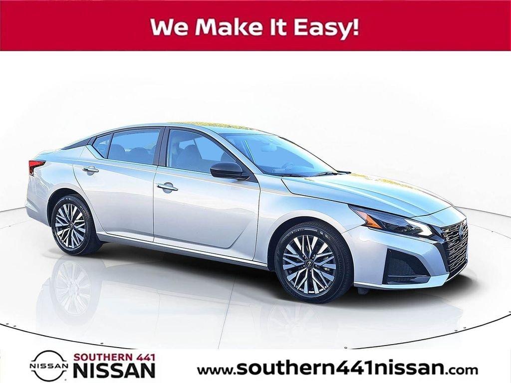 Nissan Altima 2.5 Sv - Thumbnail 2
