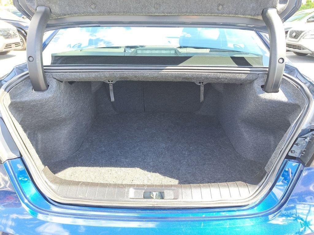 Nissan Maxima Sv - Thumbnail 11