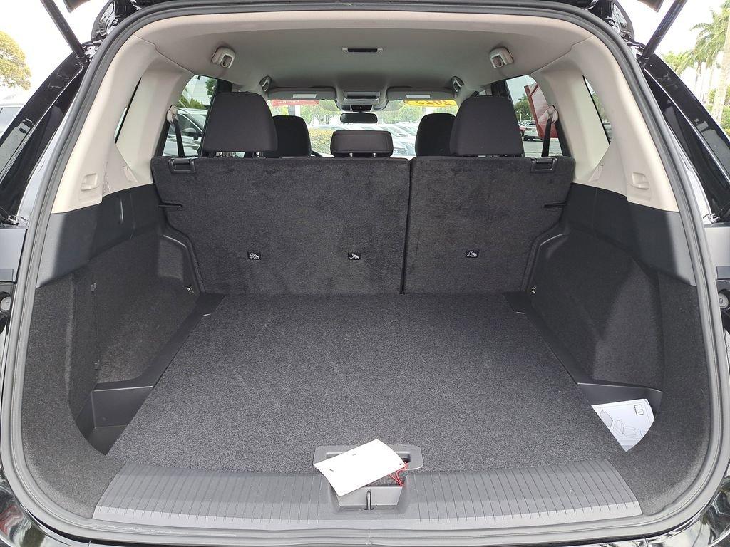 Nissan Rogue S - Thumbnail 11