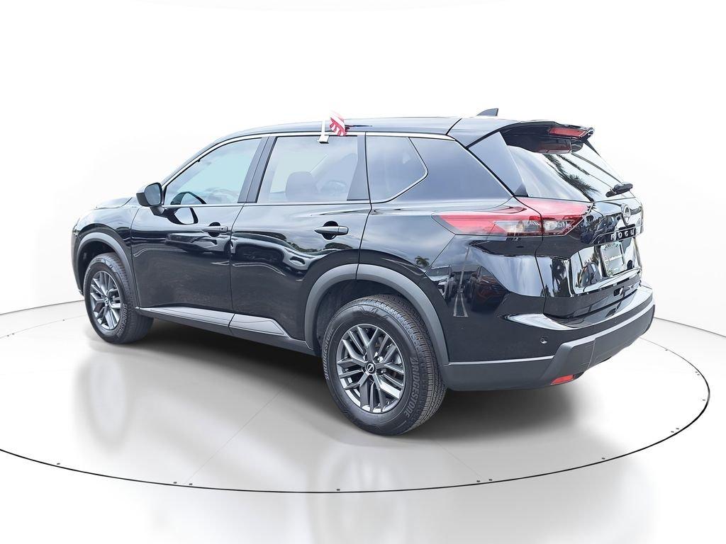 Nissan Rogue S - Thumbnail 6