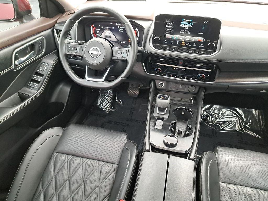 Nissan Rogue Platinum - Thumbnail 16