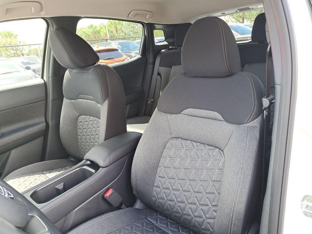 Nissan Kicks Sv - Thumbnail 20