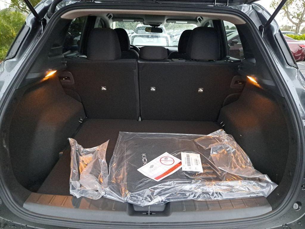 Nissan Kicks Sv - Thumbnail 11