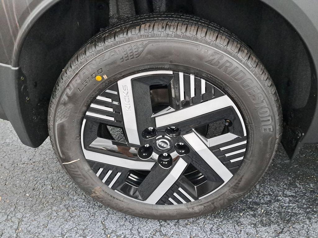 Nissan Kicks Sv - Thumbnail 9