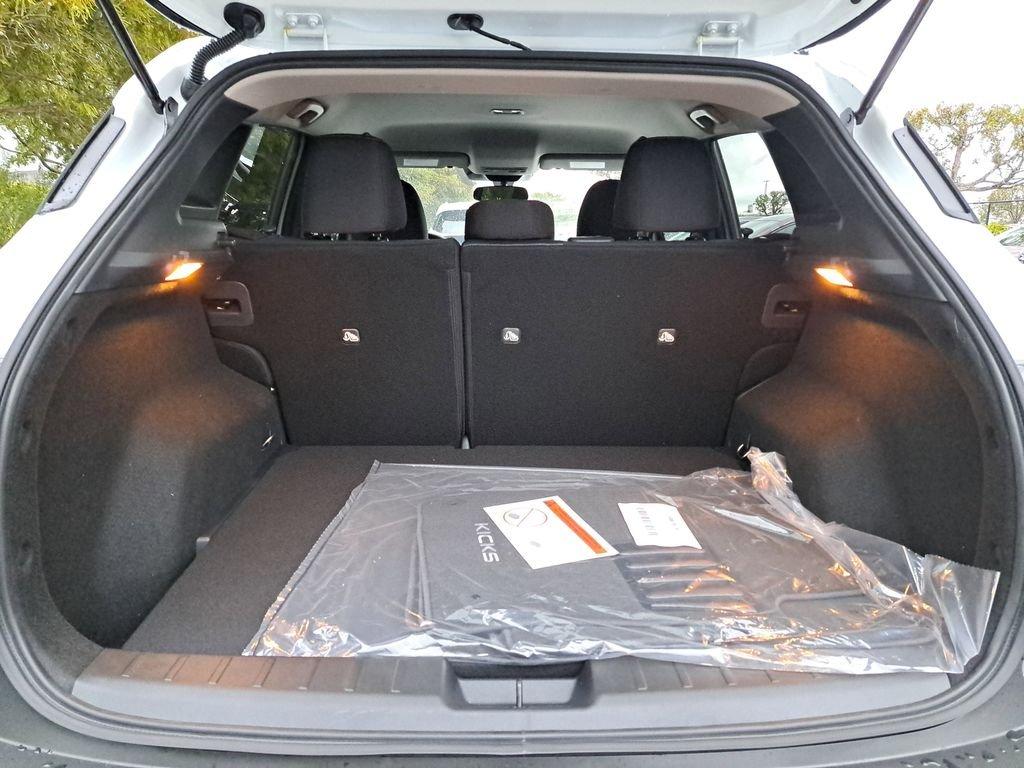 Nissan Kicks Sv - Thumbnail 11