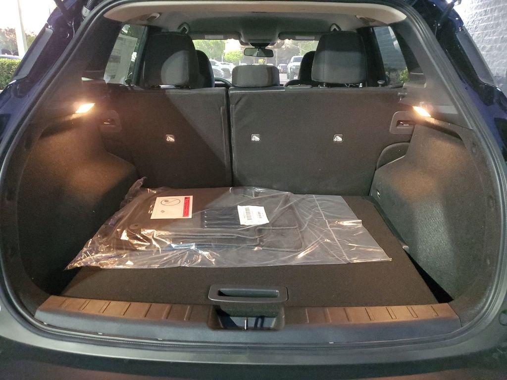 Nissan Kicks Sv - Thumbnail 11