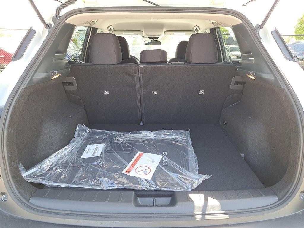 Nissan Kicks Sv - Thumbnail 11